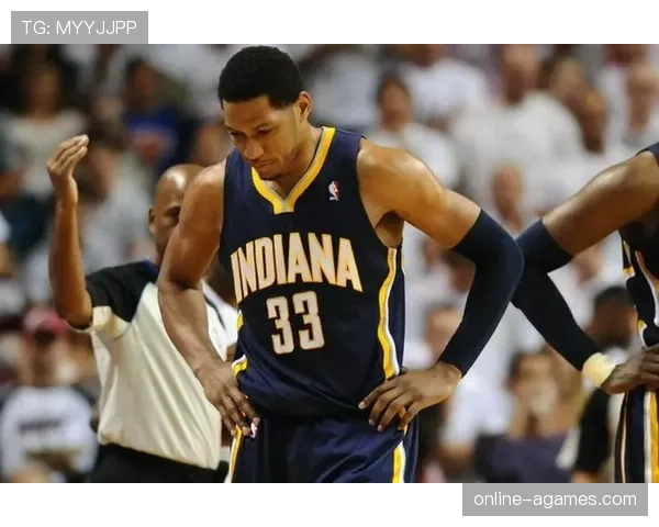 格兰杰三分效率提升显著拉开防守空间促进球队稳定输出