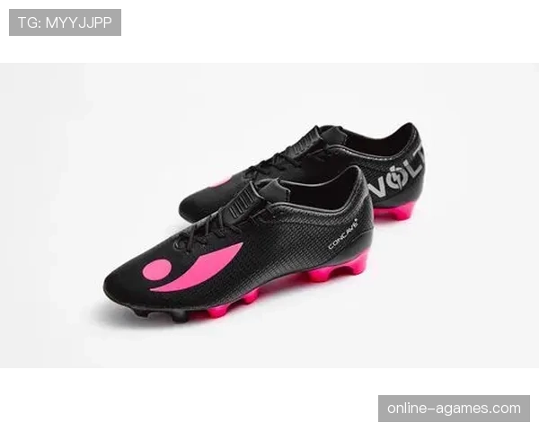 足球比赛中球鞋规定的具体要求与裁判判罚标准解析