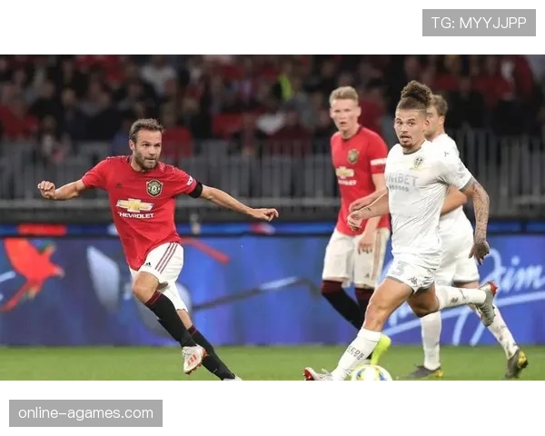 曼联赛季表现呈现回暖迹象，实际走势稳定性仍面临波动考验